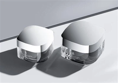 Muovipullo ja purkki